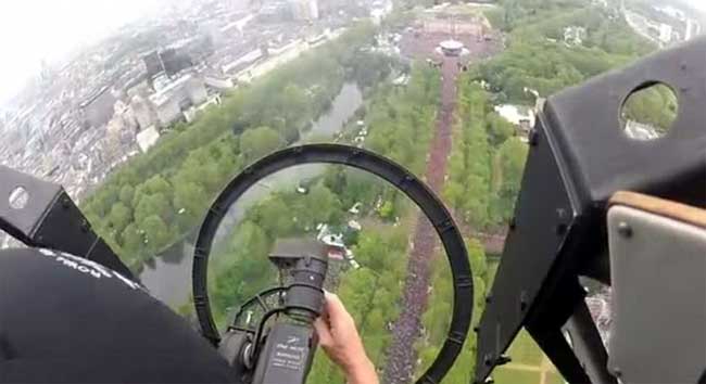 World War II aircraft fly past Buckingham Palace